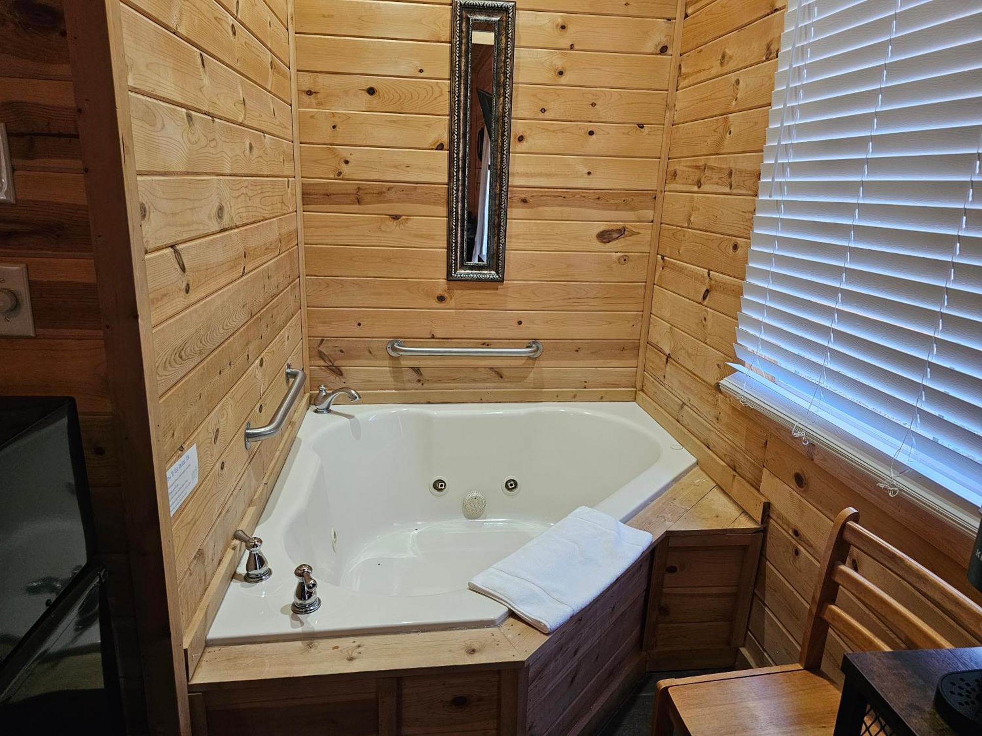 5 Min To Beaver Lake-King Bed-Fire Pit-Jetted Tub #5 Eureka Springs Exteriör bild